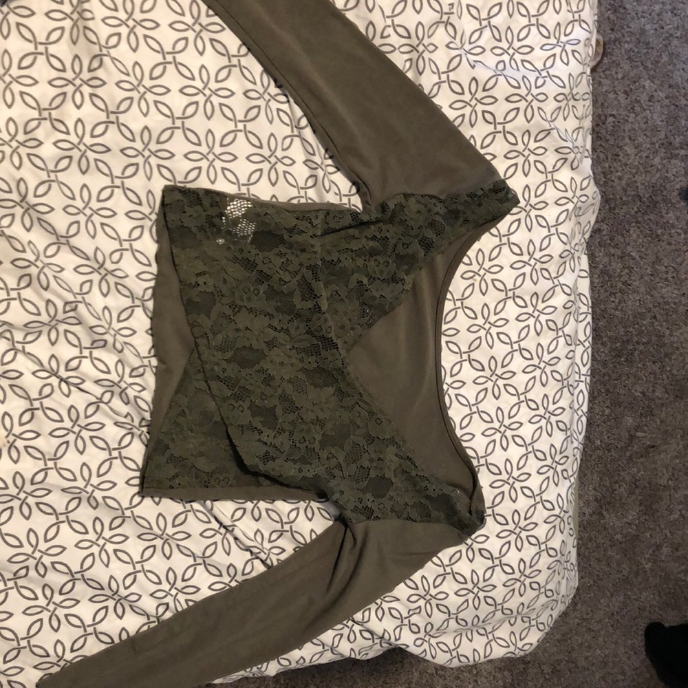 AE long sleeve cross back crop top